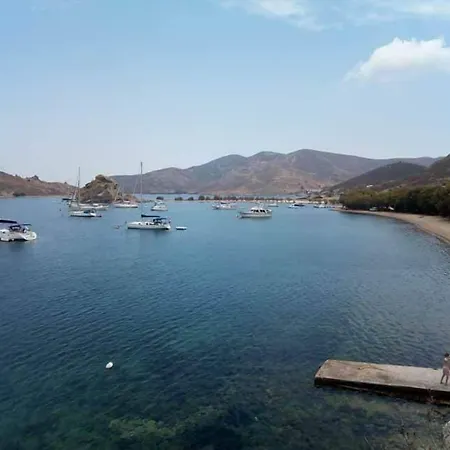 מלון דירות Pico 2*